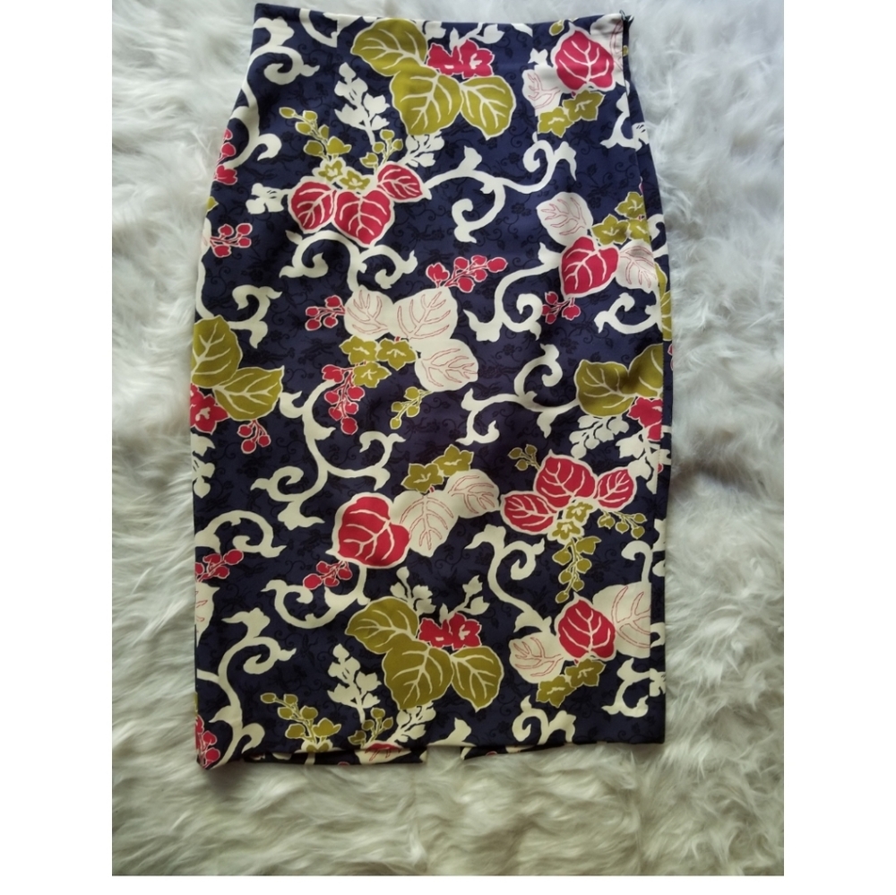 Zara Floral Vine Print Pencil Skirt